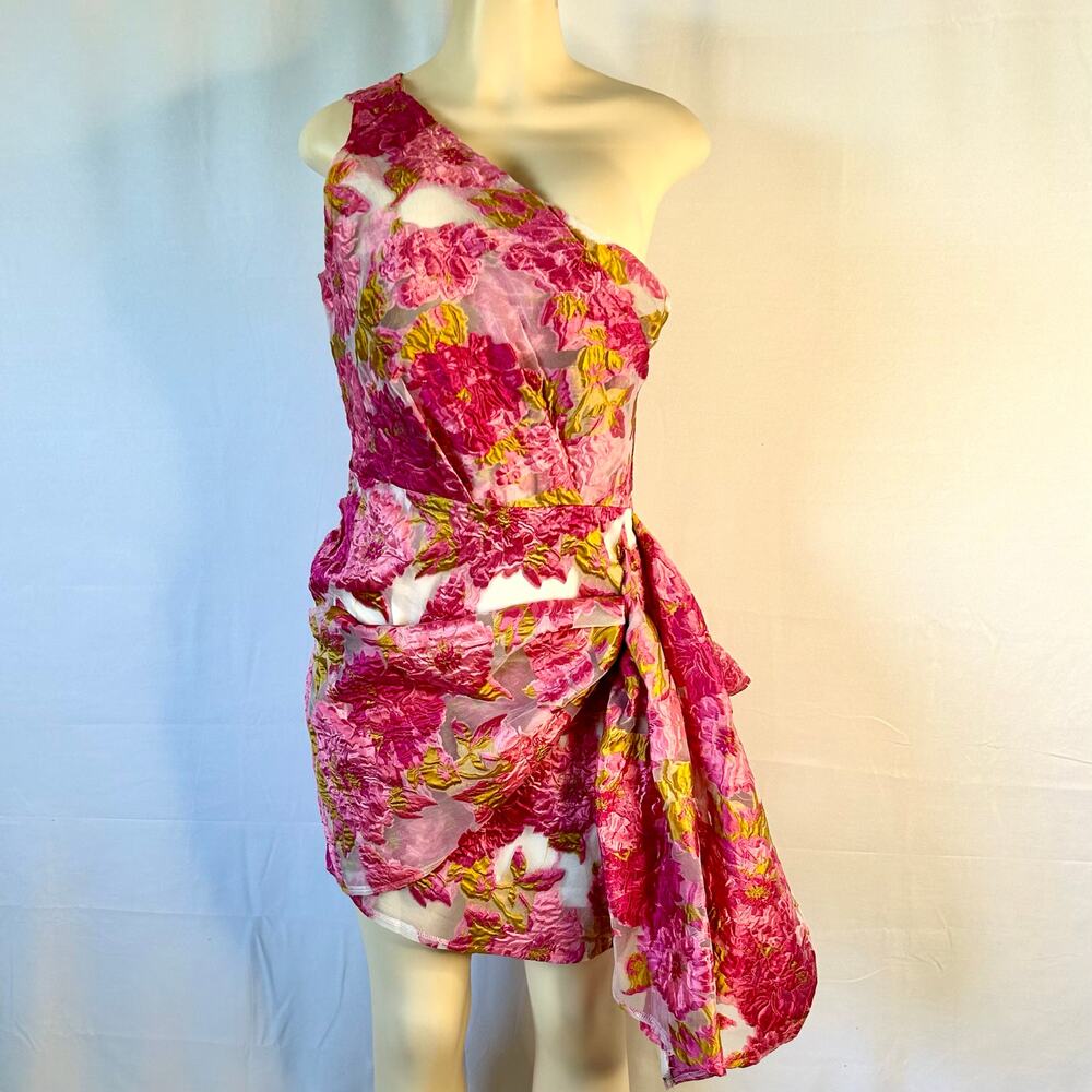 Reverse One-Shoulder Floral Mini Dress in Hot Pink and Gold